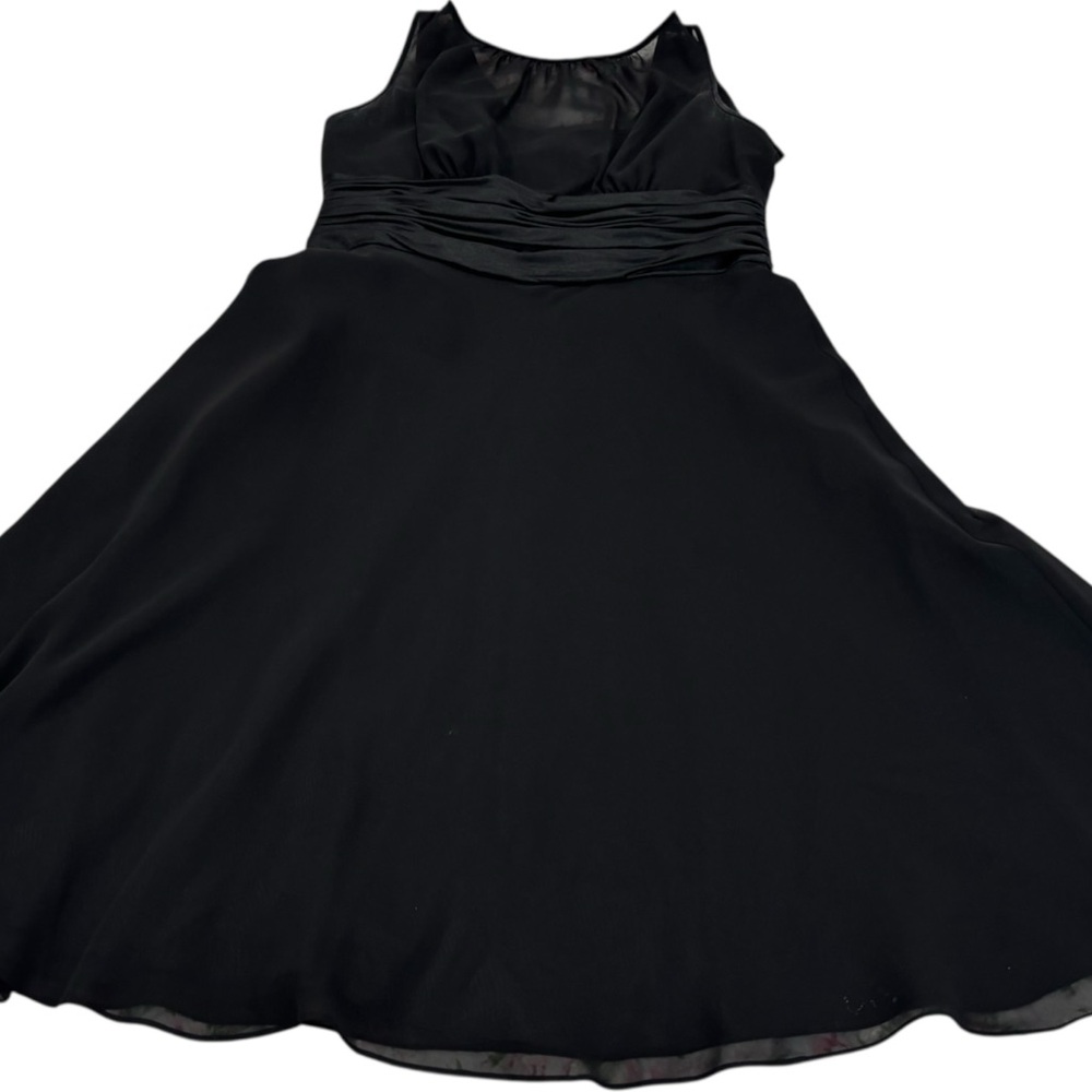 Jones Wear Elegant Black Size 8 Midi Formal Dress